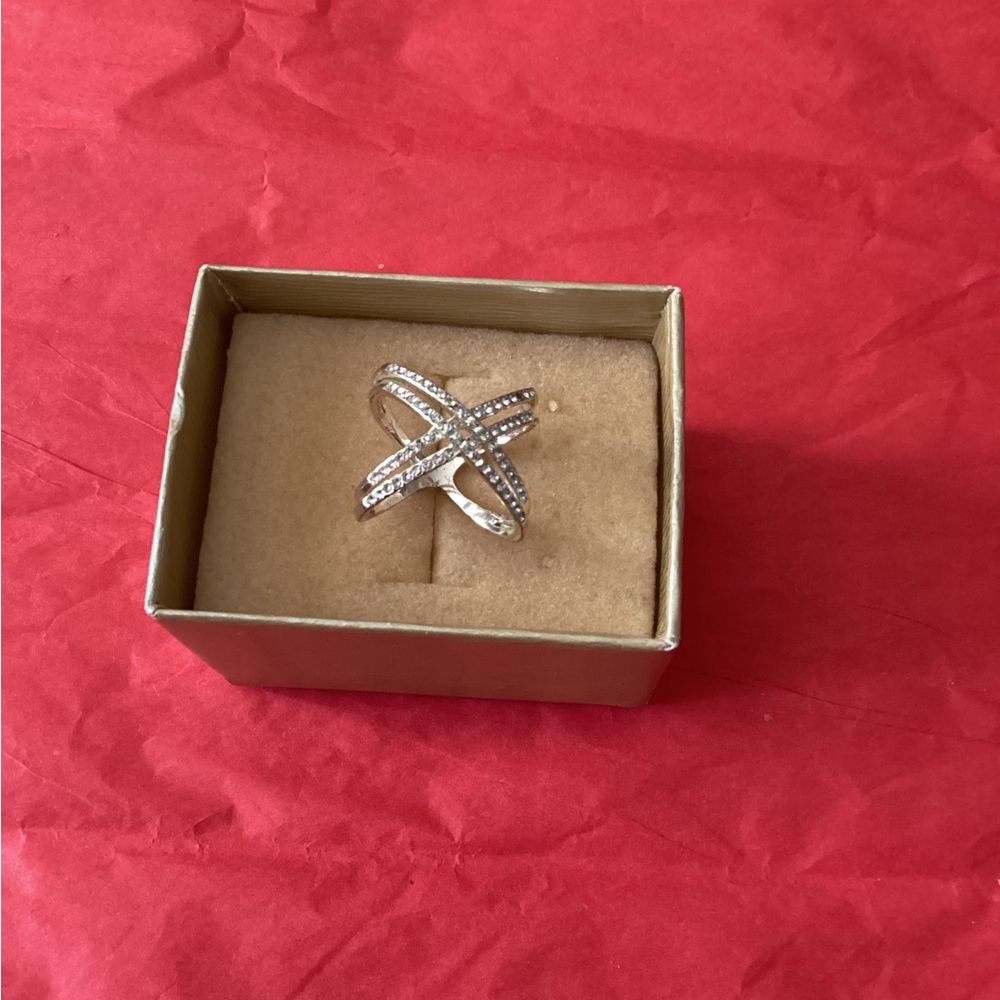 Diamond Simulate Silver Criss-Cross Ring